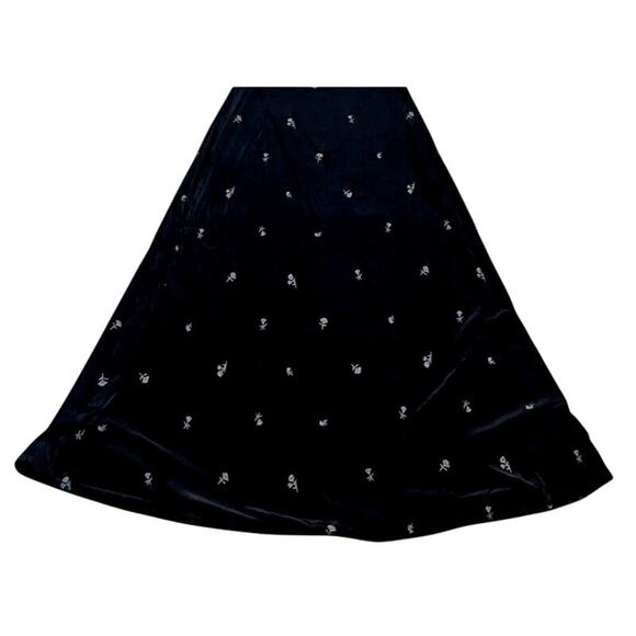 NWT WeWoreWhat Embroidered Flower Velvet High Neck Halter Midi Dress Black - Picture 8 of 16